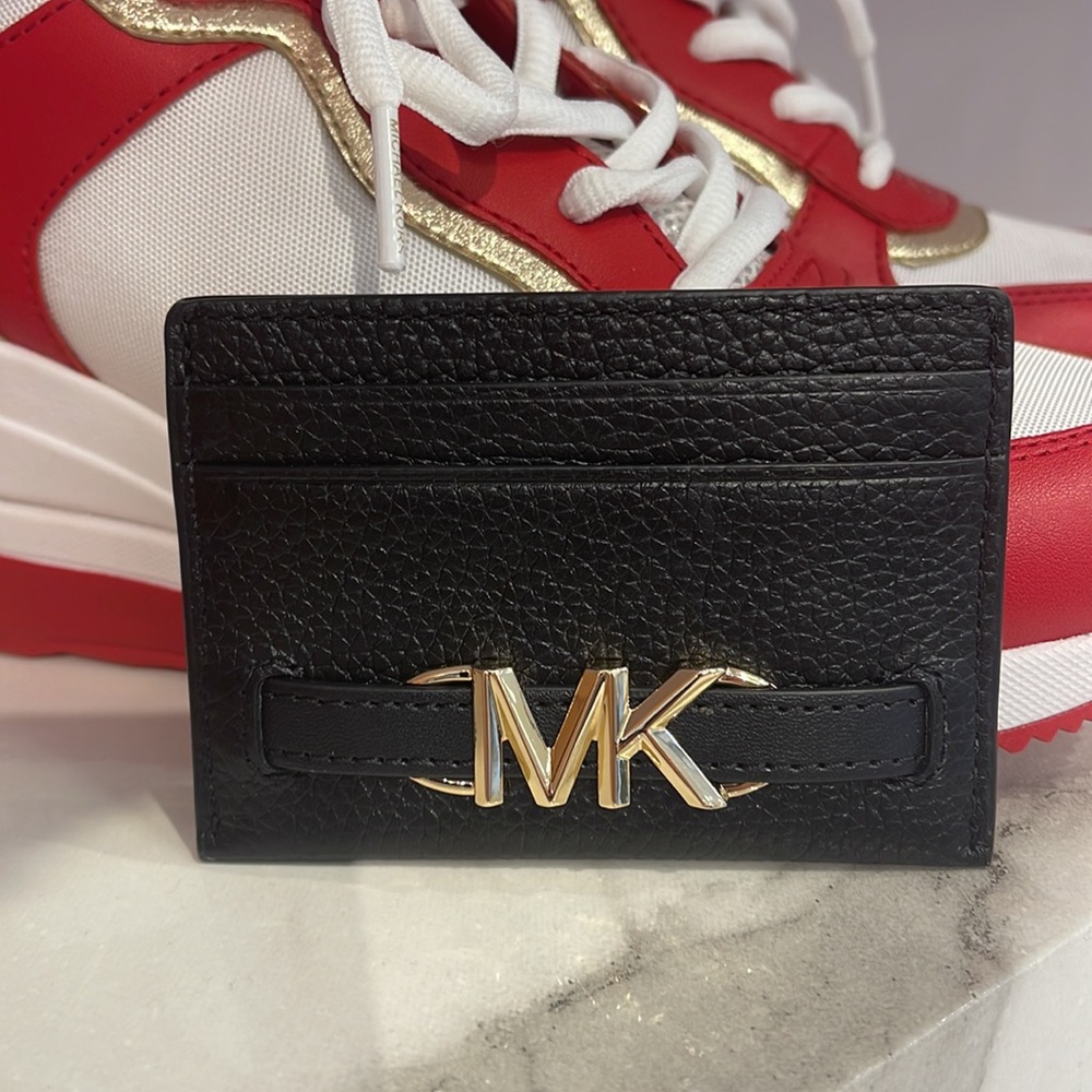 MICHAEL KORS
Reed Large Pebbled Leather Card Holder Case Wallet
COLOR: BLACK
NWT - Picture 14 of 16